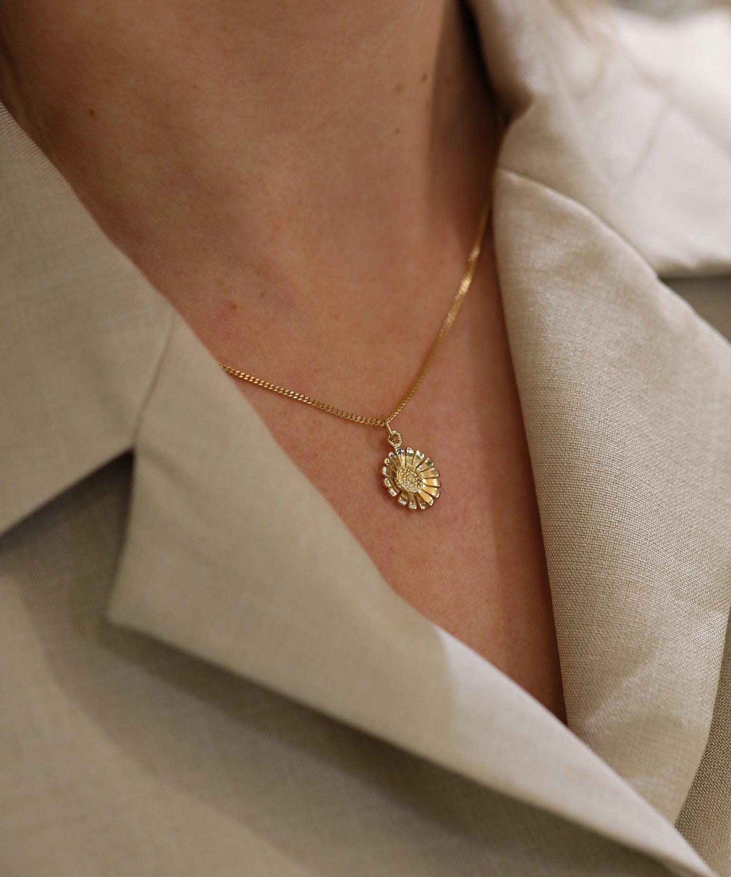 DAISY LILLA 18K halsband - Guldviva Jewellery