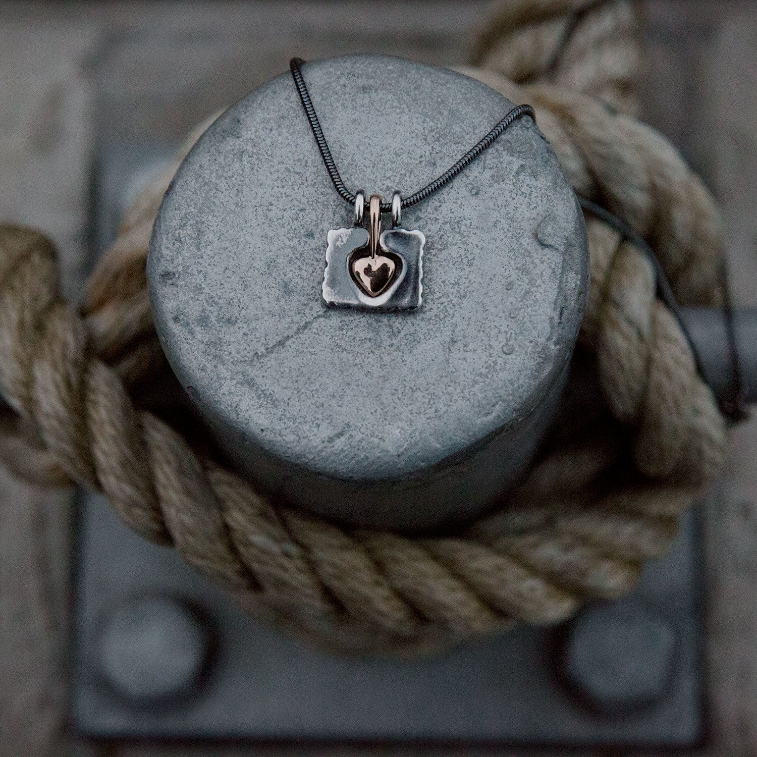 HÅLL OM MITT HJÄRTA halsband - Guldviva Jewellery