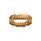 RING Halvrund 5 mm i 18k guld med 1 diamant - Guldviva Jewellery