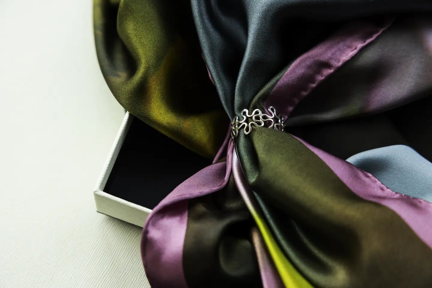 ÄPPELBLOM scarf - Guldviva Jewellery