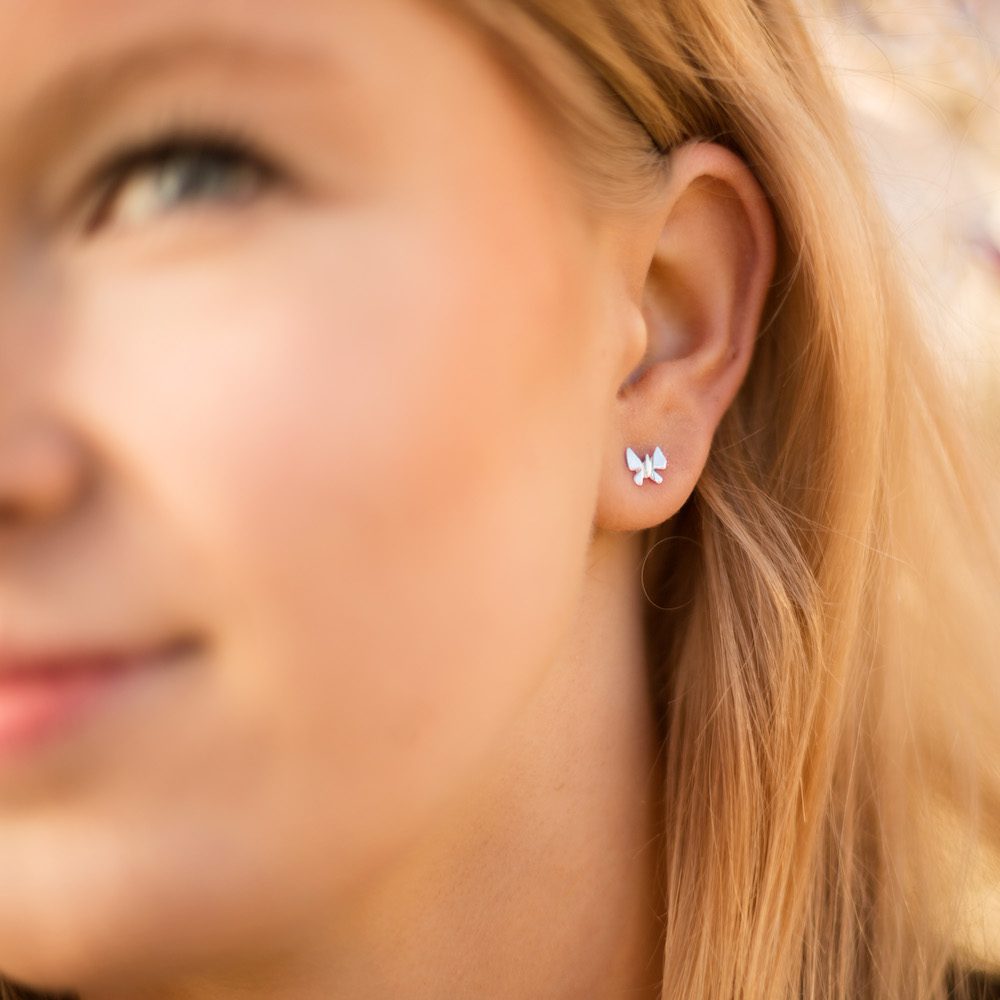 LYCKOFJÄRIL örhängen på stift - Guldviva Jewellery