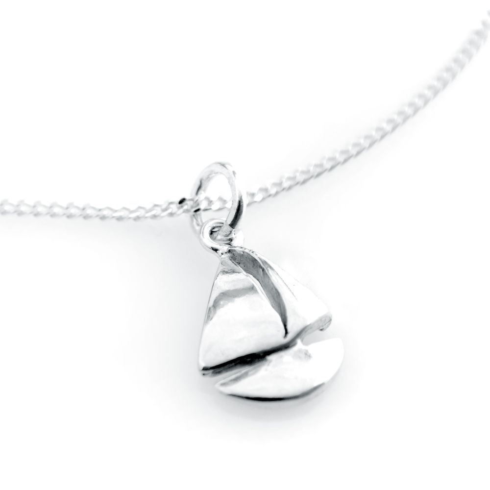 SEGELBÅT halsband - Guldviva Jewellery