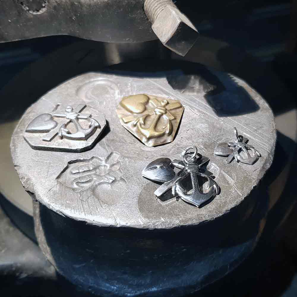 TRO HOPP & KÄRLEK halsband - Guldviva Jewellery