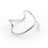 VÅGEN ring i silver med en böljande vågformad design inspirerad av havet